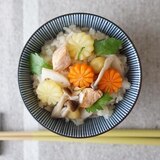 秋鮭と彩り野菜の炊き込みご飯